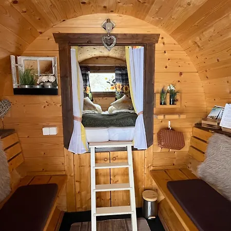Campingplatz Schlaffass - Schlafen Im Holzfass Thallern *
